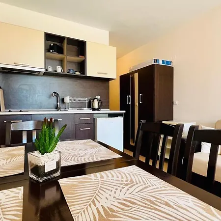 Apartment Bratanov Sunset 3 *